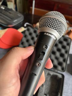 Samson R21S Dynamic Microphone with free storage case