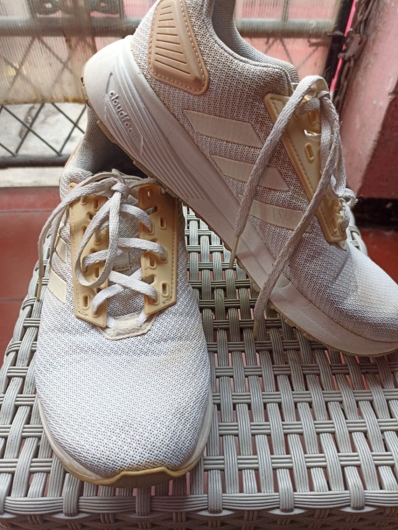 Sepatu running adidas wanita online