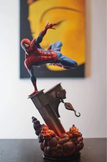 Bowen Designs Amazing Spider-man Classic RED MUSEUM STATUE 12