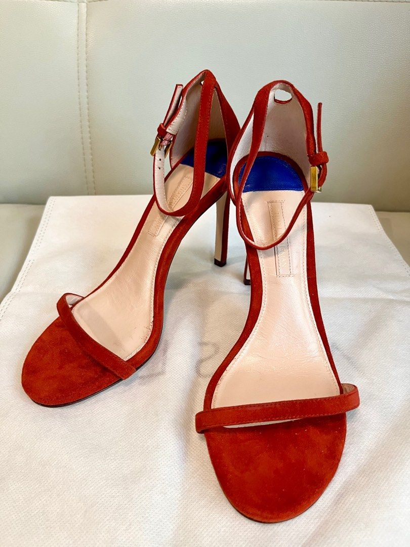 Stuart weitzman hotsell nudist sizing