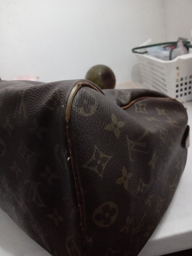 Louis Vuitton Monogram Galaxy Alpha Messenger, Fesyen Wanita, Tas & Dompet  di Carousell