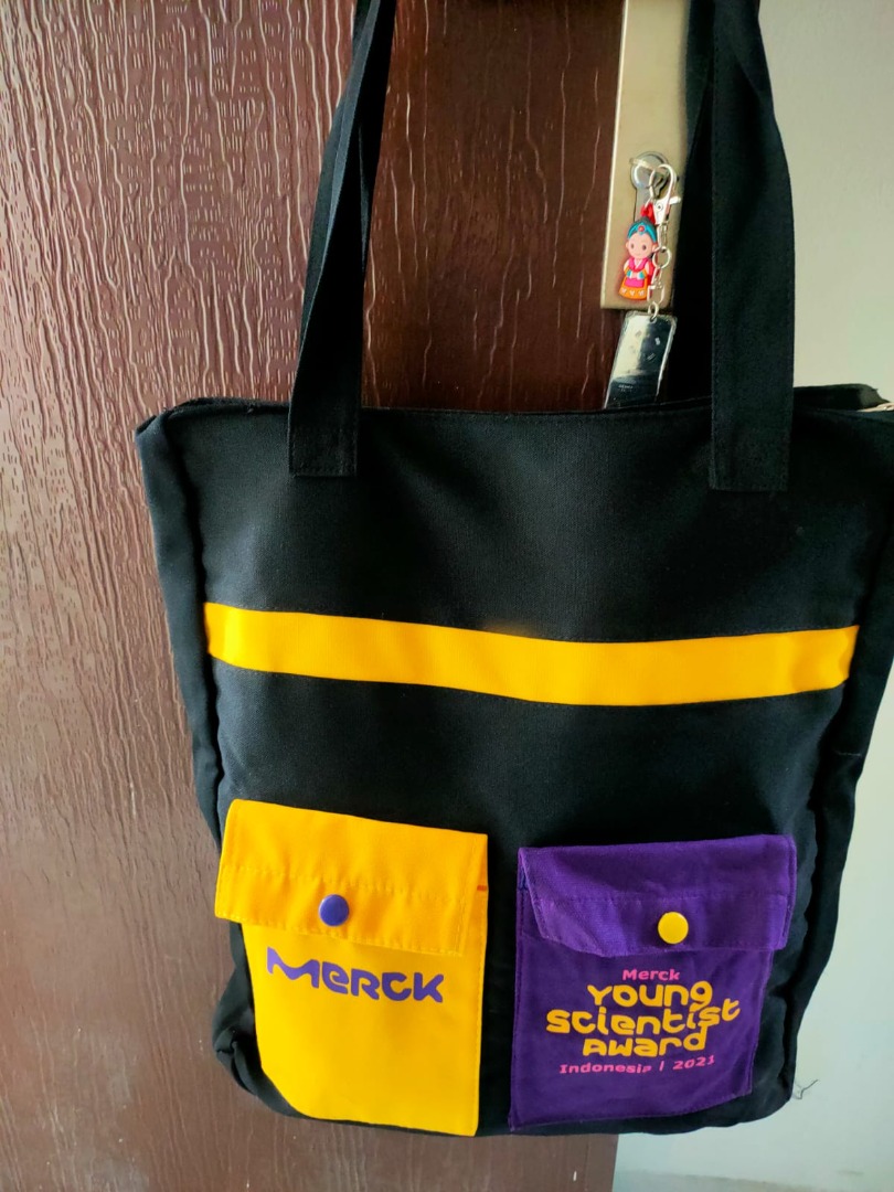 Tote Bag Besar Muat Laptop 13" Ada Resliting 39x33cm on Carousell