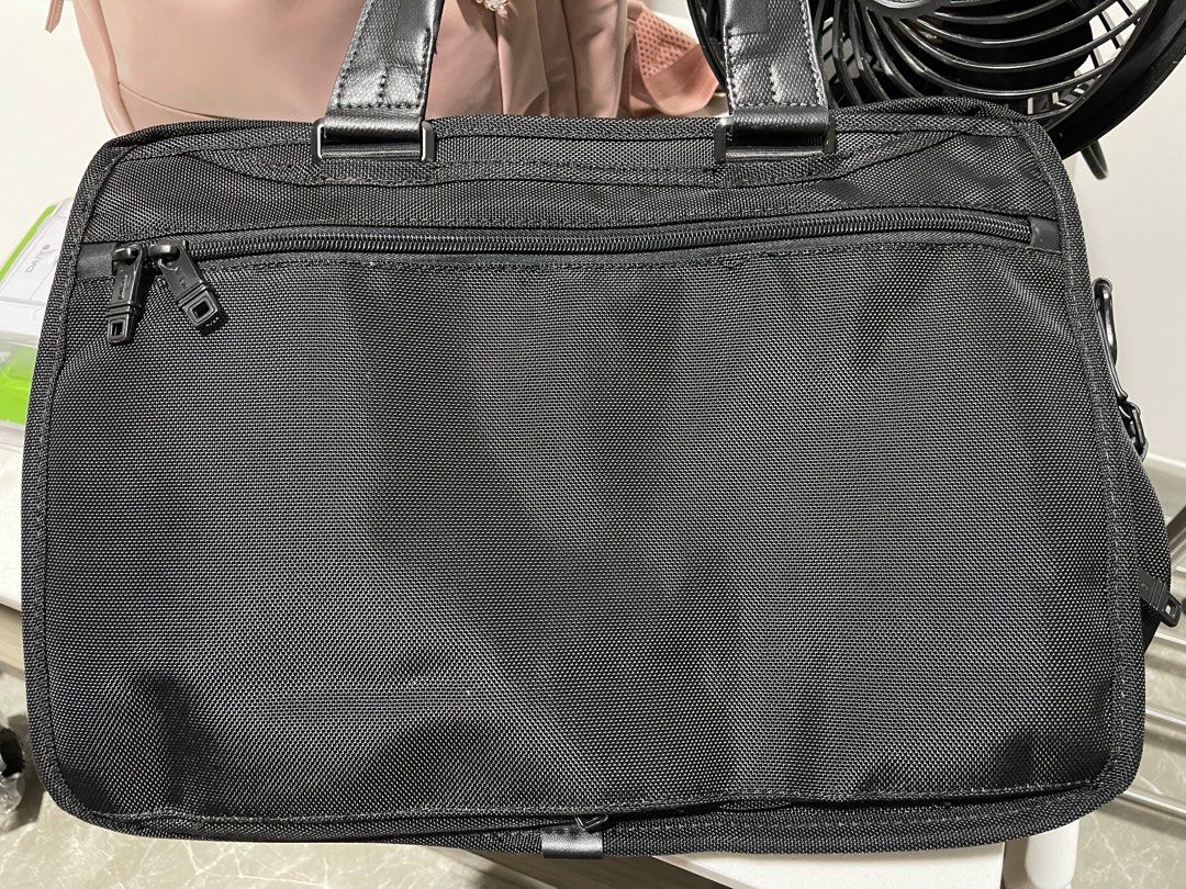 Tumi handheld briefcase / laptop bag, Men's Fashion, Bags, Briefcases