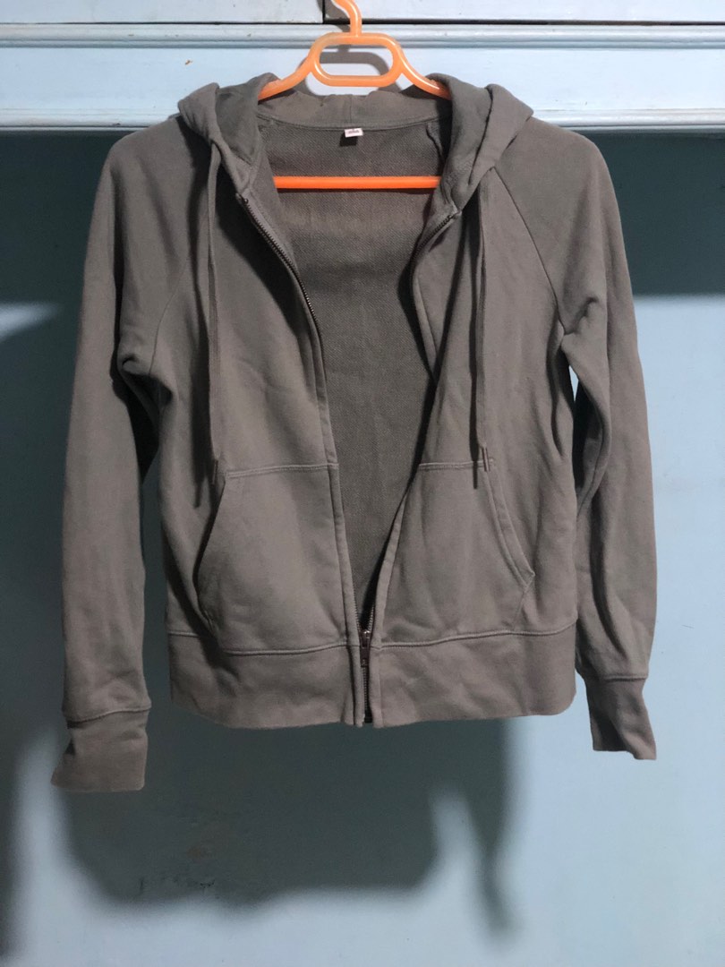 Uniqlo Olive Green Zipup Hoodie, Women's Fashion, Coats, Jackets and