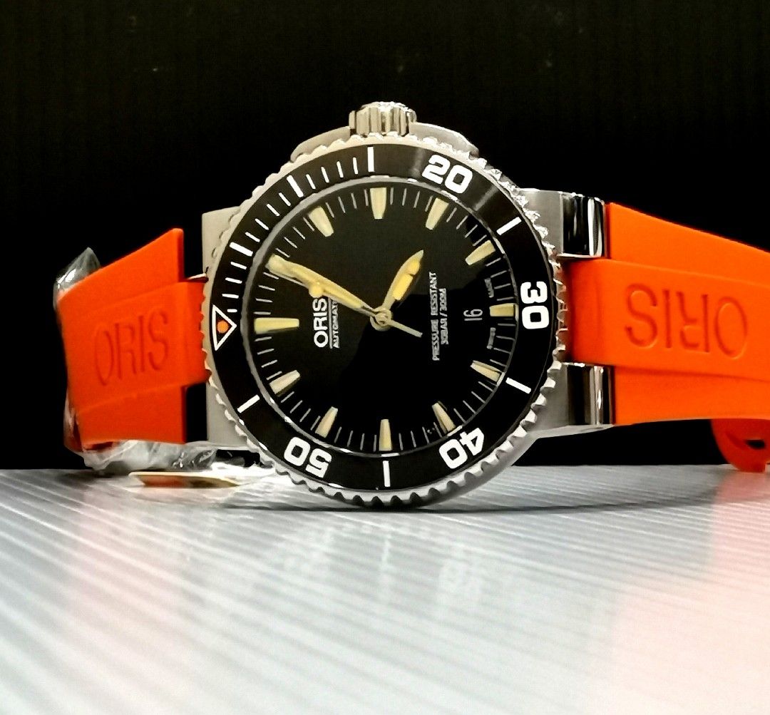 Oris aquis date orange on sale