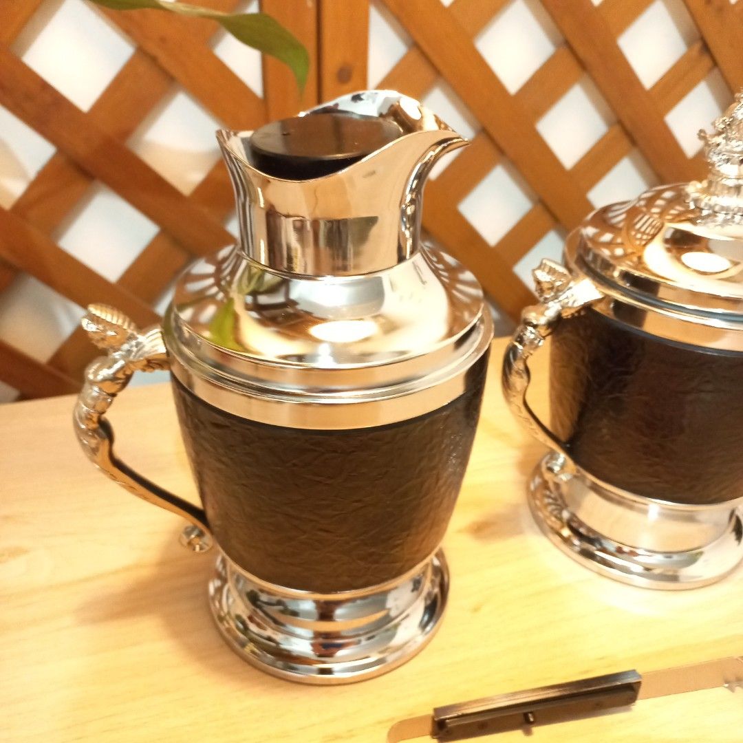 Vintage style ice bucket and pitcher bar display, Hobbies & Toys