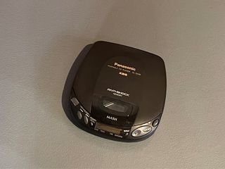 VINTAGE Panasonic SL-S240 Portable CD Player XBS with Anti-Shock