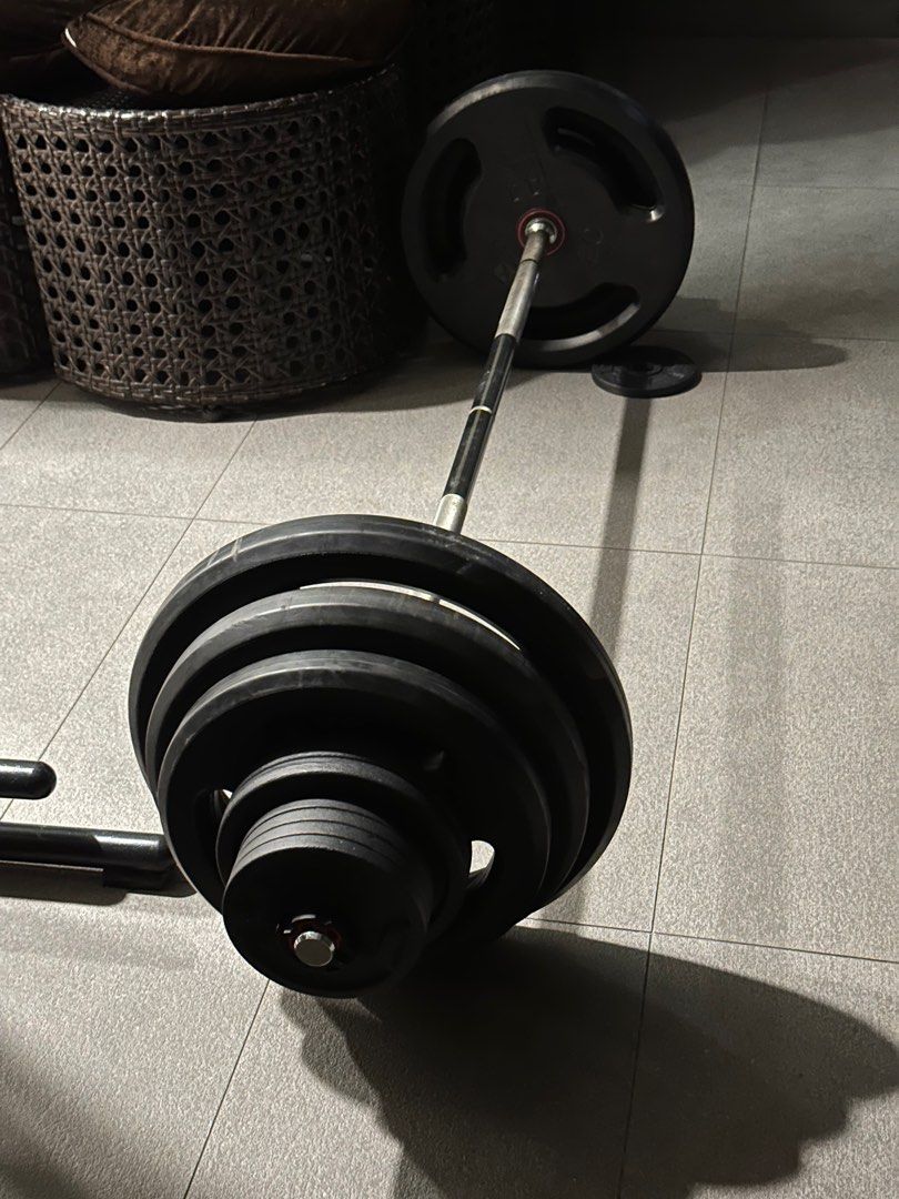 Weight plates with bar, Sports Equipment, Exercise & Fitness, Weights