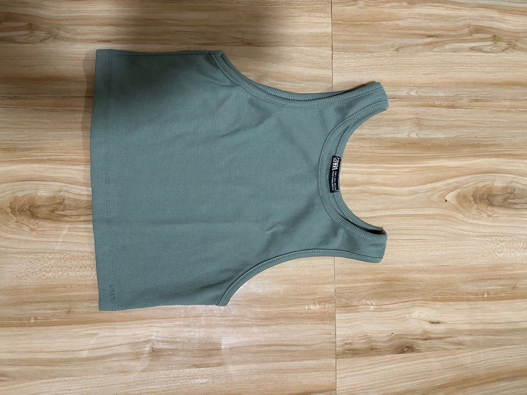 Zara Overrun Halter Top (Category: Sleeveless) located in Pasig City. Submitted by simspreloved (Listing ID 1232785272, Image 1). Description: .