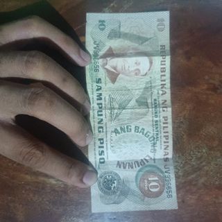 10 pesos old paper money authentic