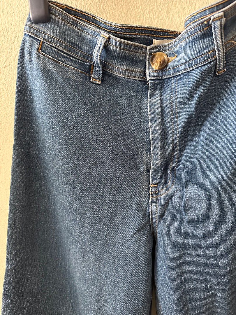 3 quarter jeans, Women's Fashion, Bottoms, Jeans & Leggings on Carousell
