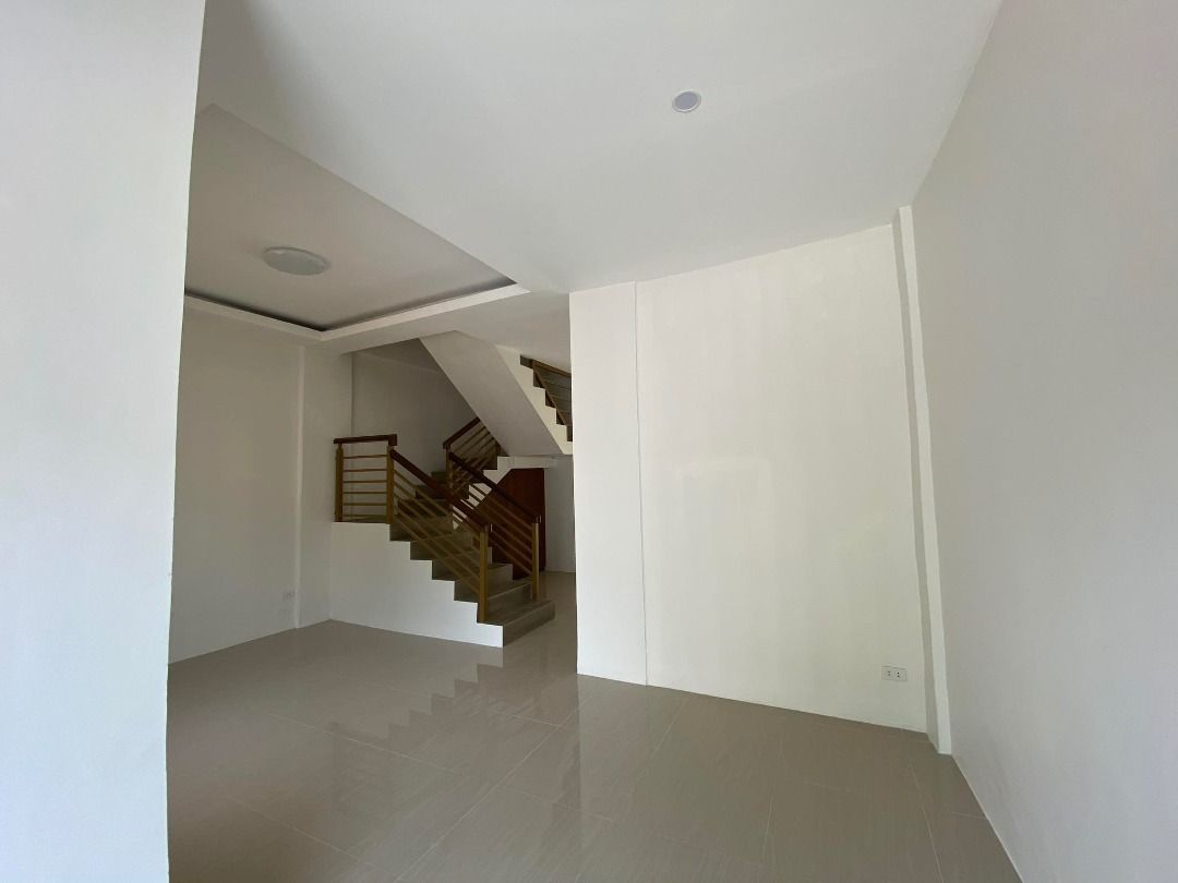 Single Attached House Town and Country Southville Sto. Tomas Binan