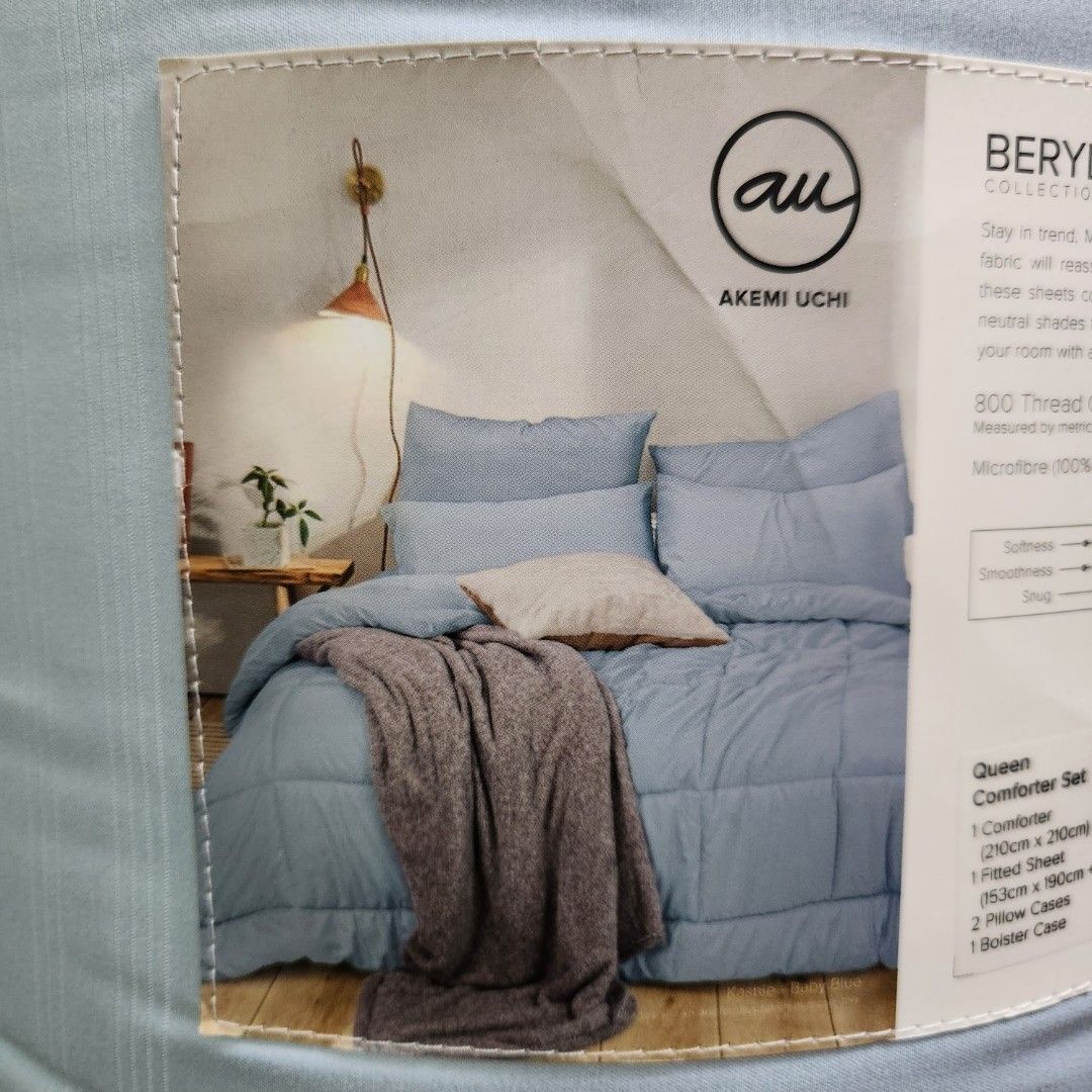 Akemi Uchi Queen size duvet set comforter set comes with 1 comforter, 1