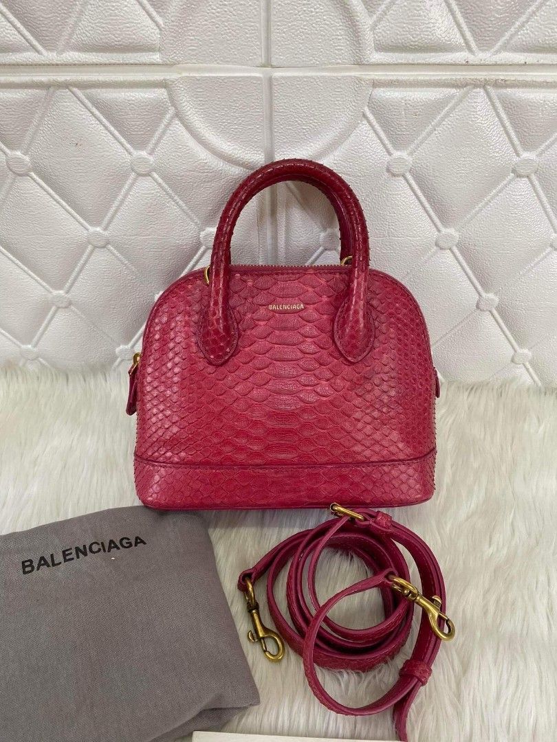 Balenciaga nano (Category: Luxury Bags & Wallets) located in Butuan. Submitted by jen_pre (Listing ID 1229715199, Image 1). Description: rushhh selling.