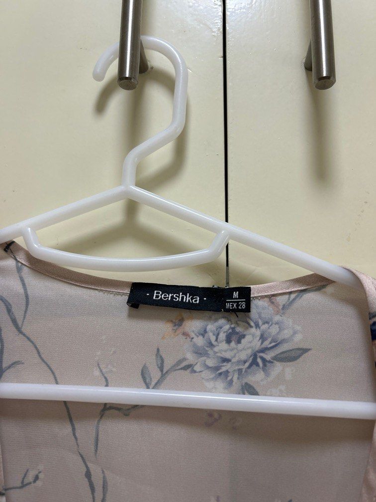 Bershka Top (Category: Blouses) located in Paranaque City. Submitted by Re_Up (Listing ID 1229688878, Image 2). Description: No issue Bought in Japan.