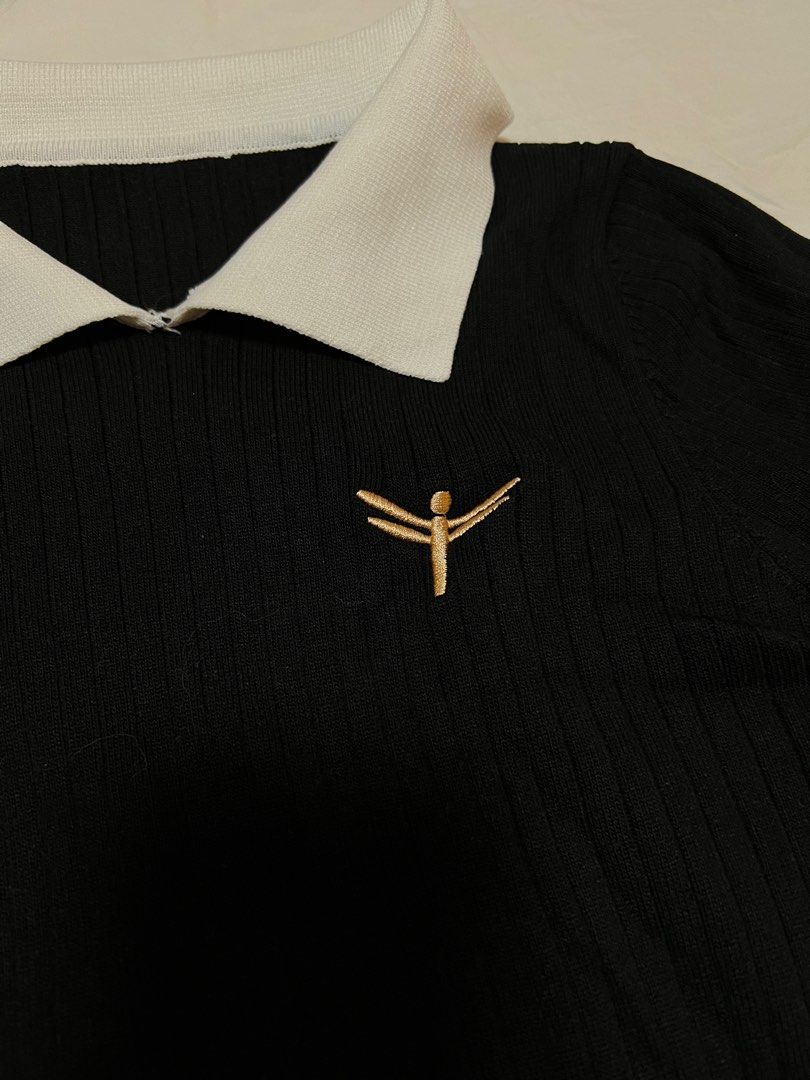 Black Collared blouse (Category: Blouses) located in Quezon City. Submitted by beesly (Listing ID 1229791401, Image 2). Description: 👉🏻 Size: Small- Medium 👉🏻 stretchable 👉🏻 perfect for casual or office wear 👉🏻 can do same day delivery 👉🏻 payment through gcash .