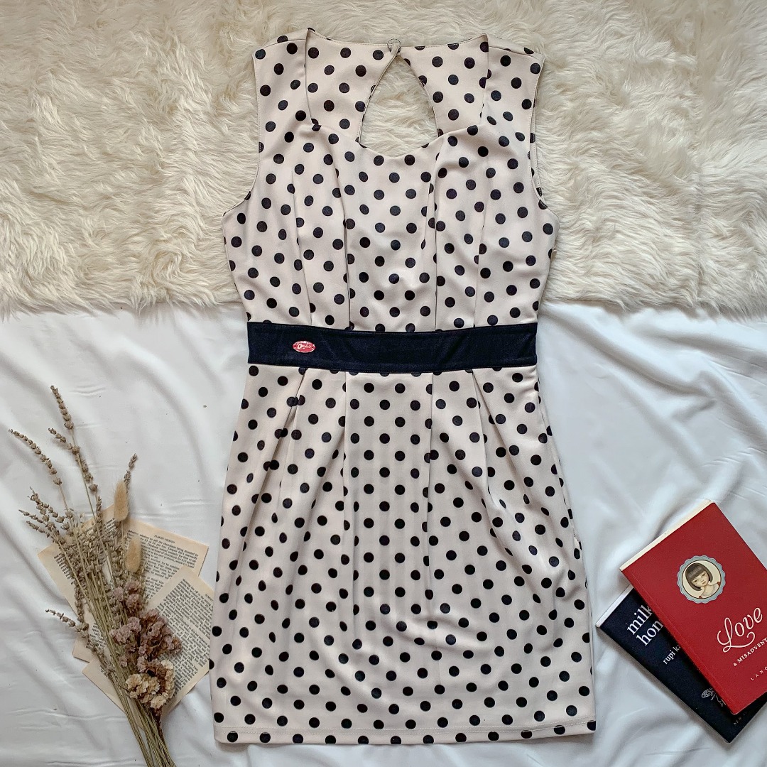 Brand new body hugging Candies dress on Carousell