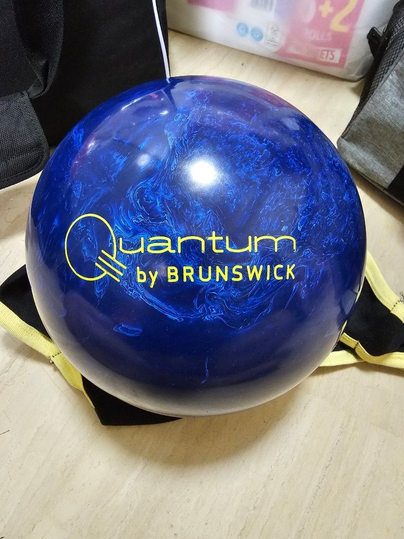 Brunswick QUANTUM BIAS PEARL 14LBS bowling ball, Sports Equipment