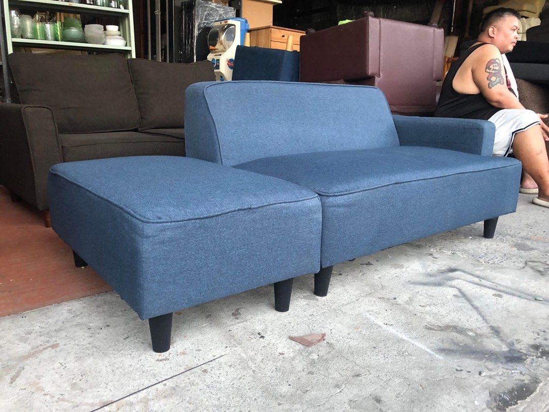Chaise lounge sofa on Carousell