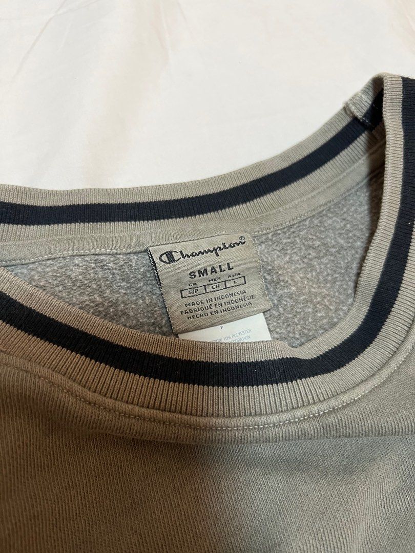 Champion Cropped Top (Category: Others Tops) located in Quezon City. Submitted by beesly (Listing ID 1229790185, Image 3). Description: 👉🏻 Size: S-M 👉🏻 stretchable 👉🏻 Original 👉🏻 can do same day delivery 👉🏻 payment through gcash .