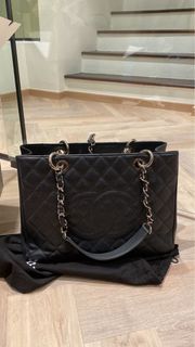 (Category: ) located in . Submitted by first.closet (Listing ID 1229773781, Image 1). Description: .