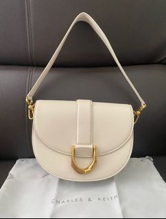 （分類：）位於 。 由 katrinaw97 提交（商品編號 1229719149，圖片 1）。簡介： 。