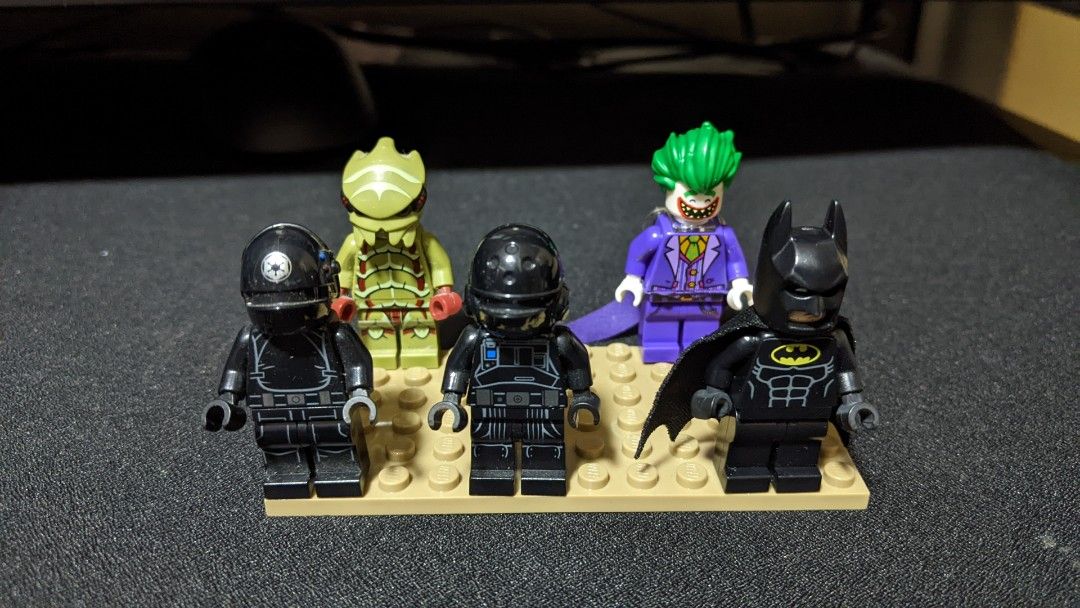 Cheap minifigures 2025
