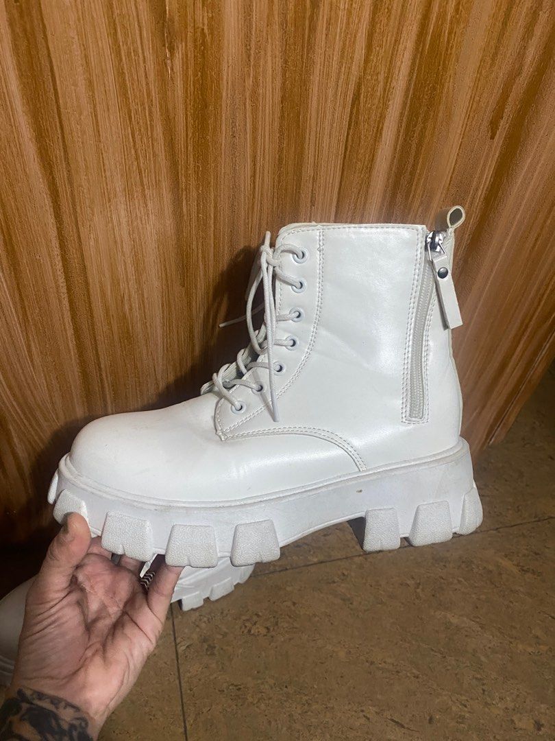 Platform boots deals size 9