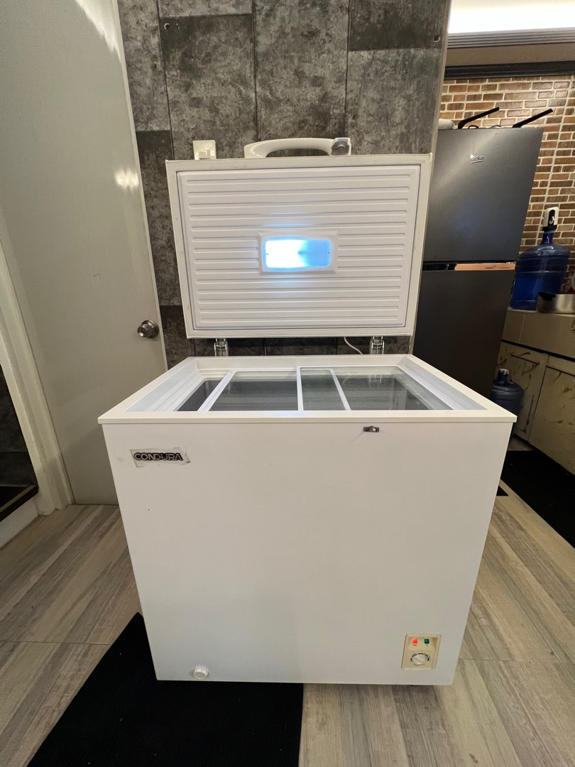 Condura 5.3 cu ft Chest Freezer CCF150RL, TV & Home Appliances