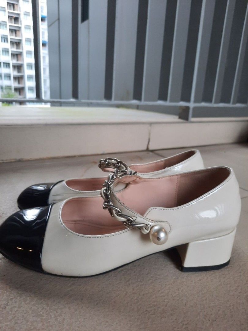 Daphne mary jane pumps on sale