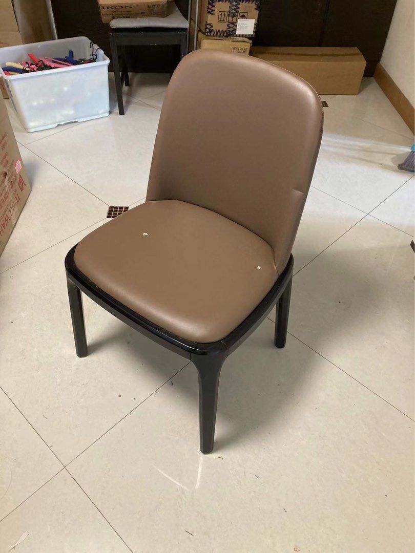 Dining Table （分類：桌子）位於 Hong Kong。 由 sellinga 提交（商品編號 1229707740，圖片 2）。簡介： 尺寸180*76長高。椅尺寸53*87闊高！美孚自取。