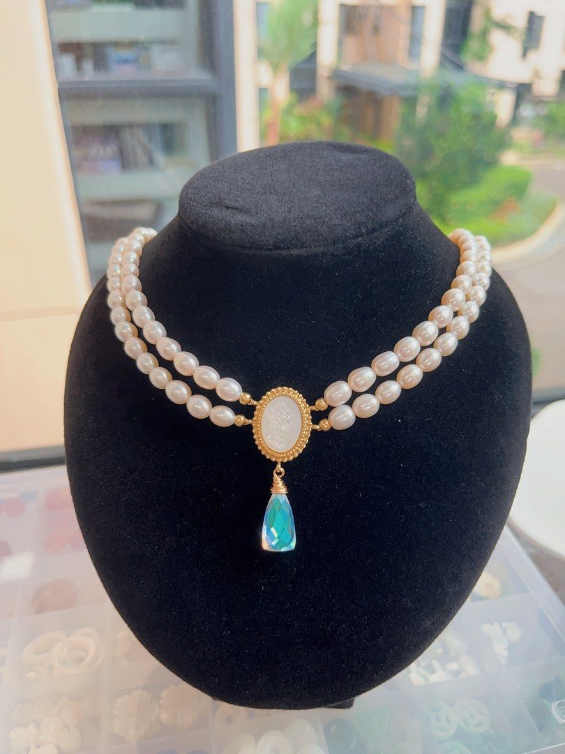 Double layered Freshwater Pearl Necklace Sea Shell Queen Portrait Charm India Quartz Pendant