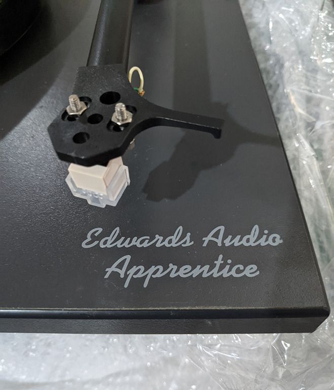 Edwards Audio Apprentice Turntable, brandnew with cartridge, Audio