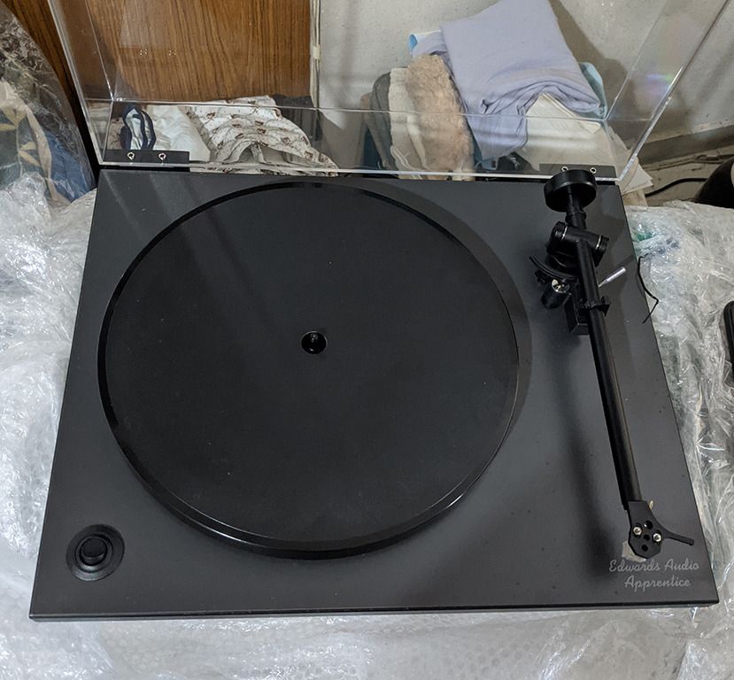 Edwards Audio Apprentice Turntable, brandnew with cartridge, Audio