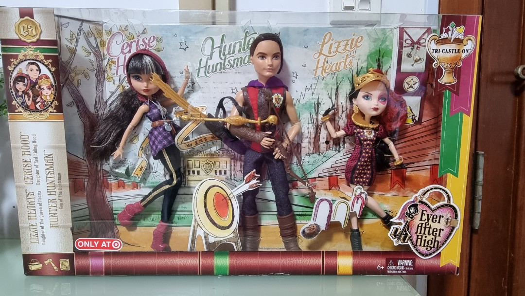 Ever After High Tri Castle On 3 Pack With Exclusive Hunter Huntsman, Cerise  Hood, and Lizzie Hearts Dolls