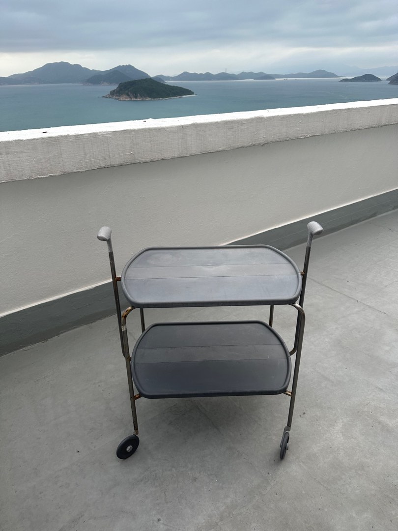 Foldable trolley table, 傢俬＆家居, 傢俬, 其他家居傢俬 Carousell