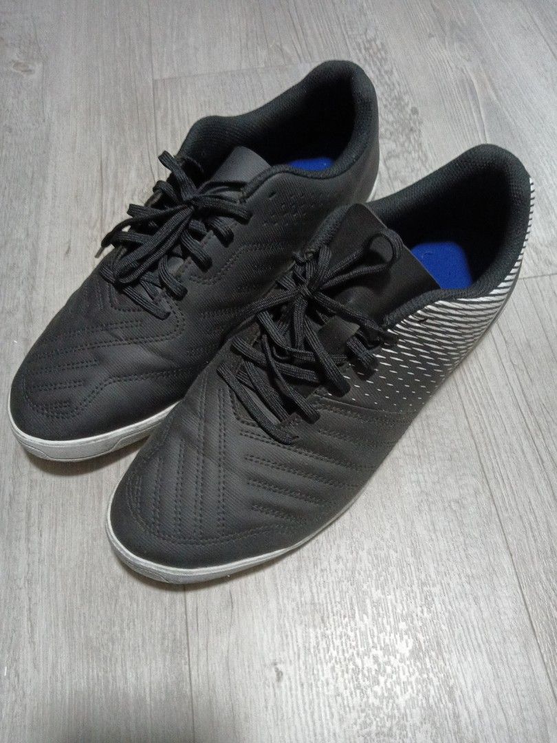 r10 futsal shoes