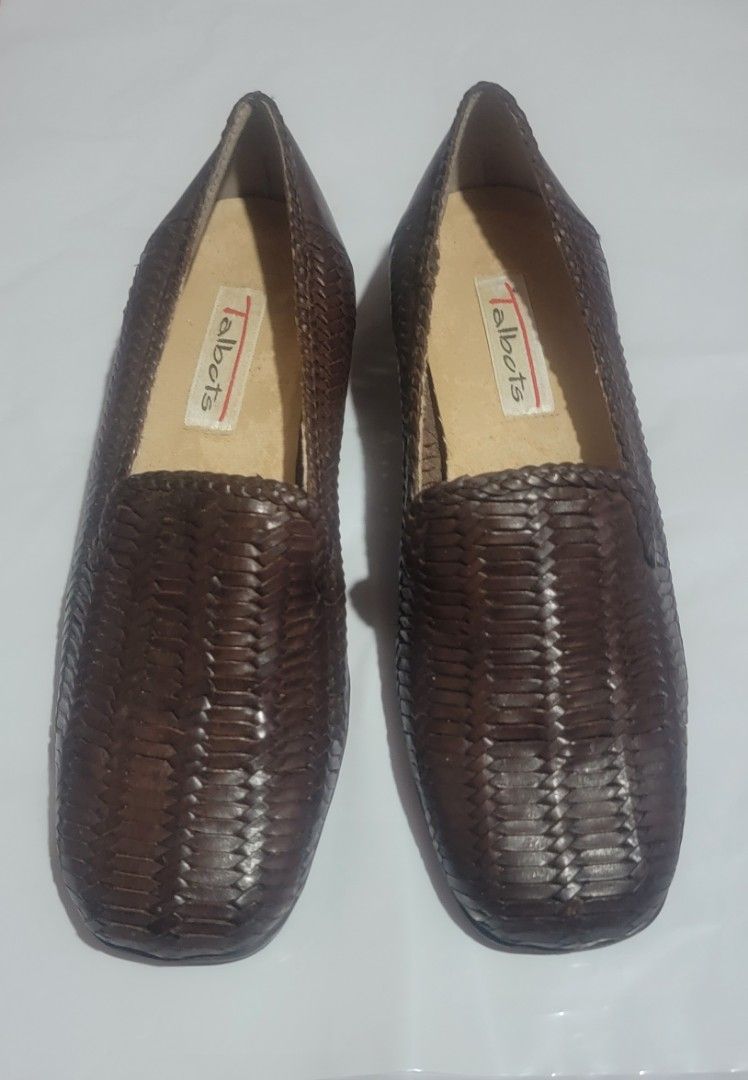 GENUINE TALBOTS LEATHER WOVEN FLATS (Category: Loafers) located in Quezon City. Submitted by reluvit08 (Listing ID 1229734753, Image 1). Description: Brand New Genuine Leather Size 6.