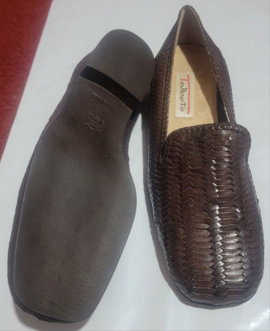 GENUINE TALBOTS LEATHER WOVEN FLATS (Category: Loafers) located in Quezon City. Submitted by reluvit08 (Listing ID 1229734753, Image 3). Description: Brand New Genuine Leather Size 6.