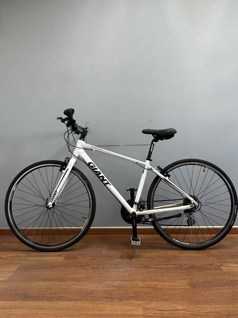 Giant Escape 2 Hybrid Road bike (S)3Month +Warranty, Sports Equipment