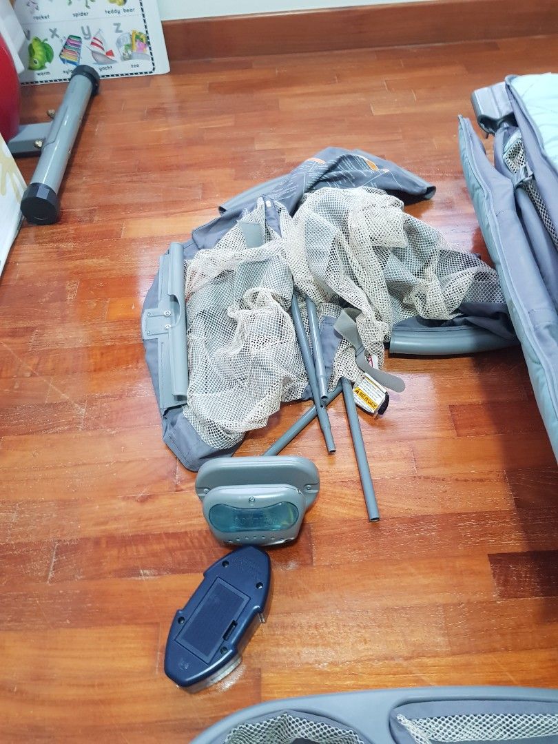 Graco playpen full set, Babies & Kids, Baby Nursery & Kids Furniture