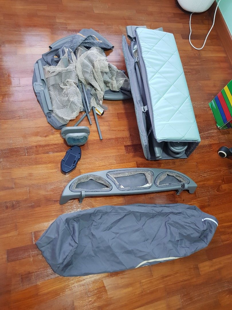 Graco playpen full set, Babies & Kids, Baby Nursery & Kids Furniture