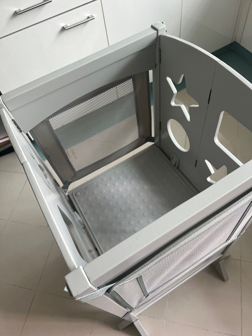 Guidecraft kitchen tower, Babies & Kids, Baby Nursery & Kids Furniture