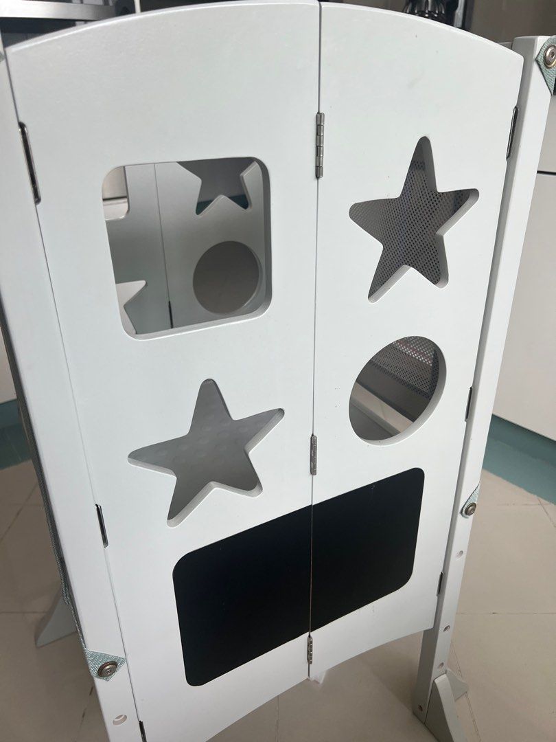 Guidecraft kitchen tower, Babies & Kids, Baby Nursery & Kids Furniture