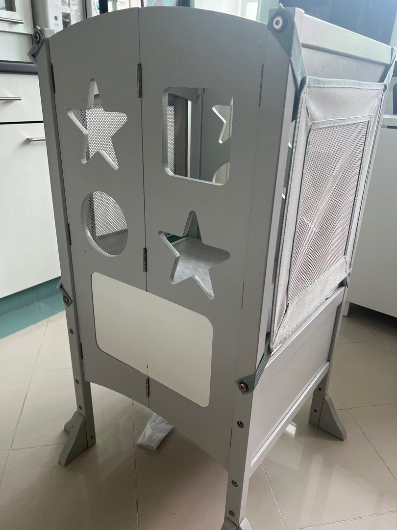Guidecraft kitchen tower, Babies & Kids, Baby Nursery & Kids Furniture