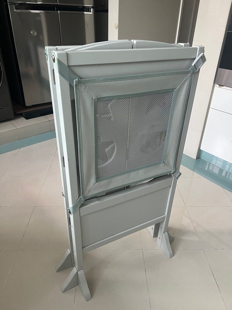 Guidecraft kitchen tower, Babies & Kids, Baby Nursery & Kids Furniture