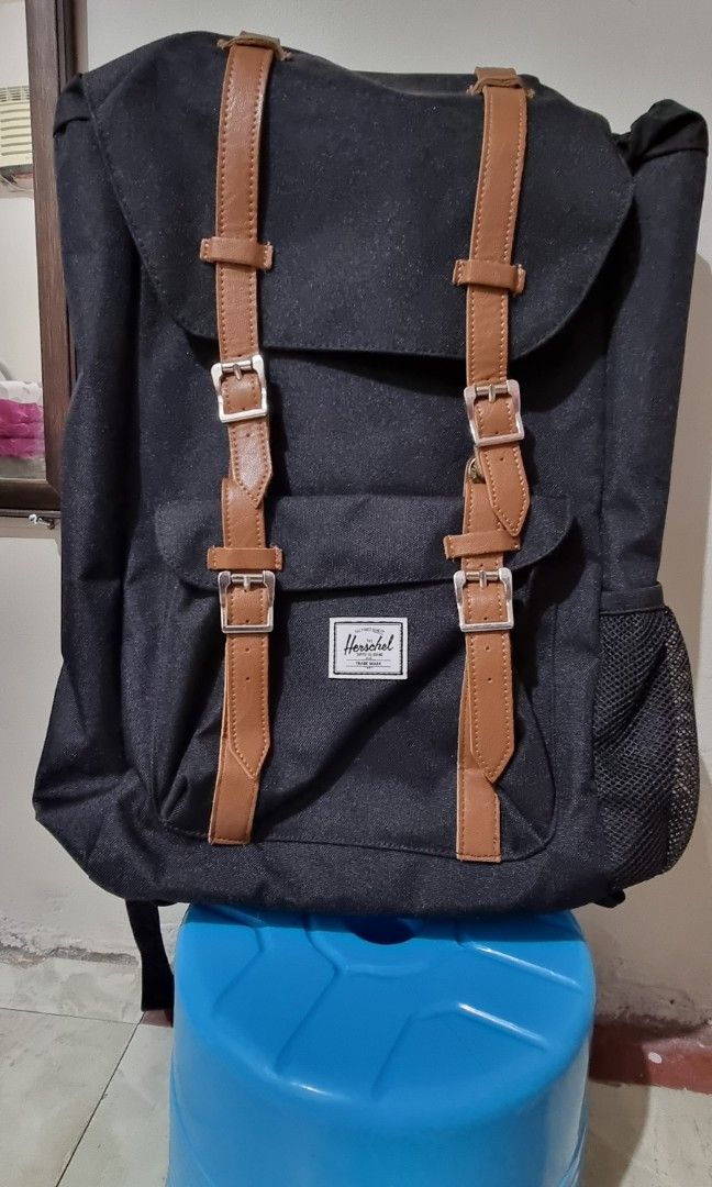 Herschel hot sale 20l backpack