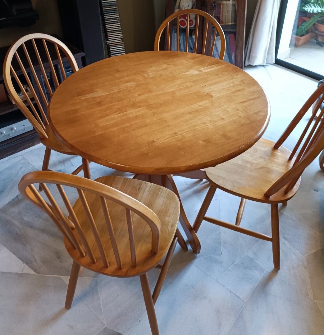 Round dining table hotsell set for 4 ikea