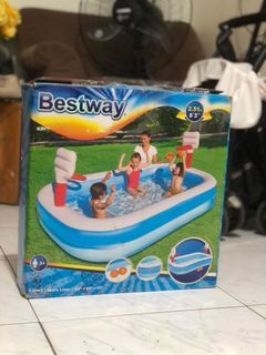 Inflatable pool w/ ring.