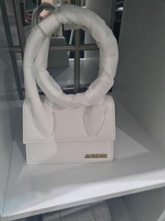 (Category: ) located in . Submitted by designerfashion.sydney (Listing ID 1229748661, Image 1). Description: .